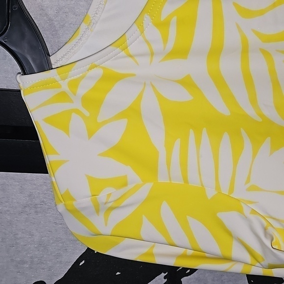 Kate Spade New York Yellow Floral‎ One Piece Swimsuit Size Medium New - Picture 3 of 10